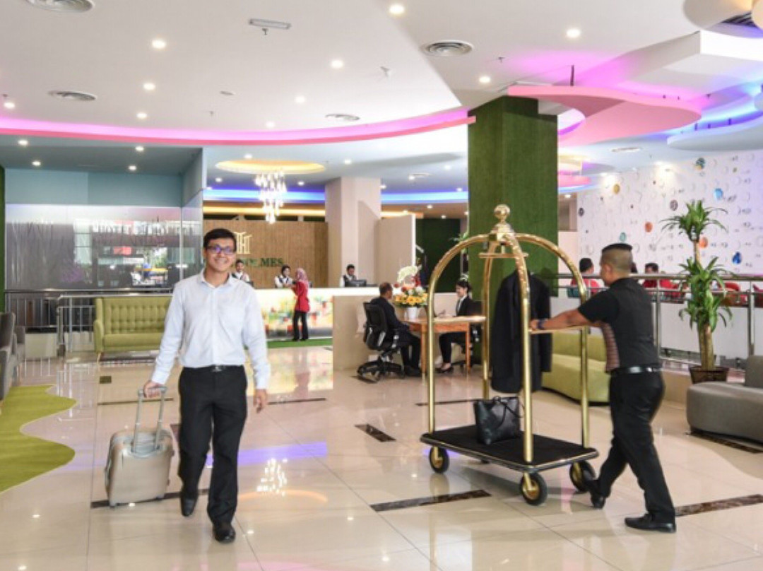 Hotel Holmes - GP主图