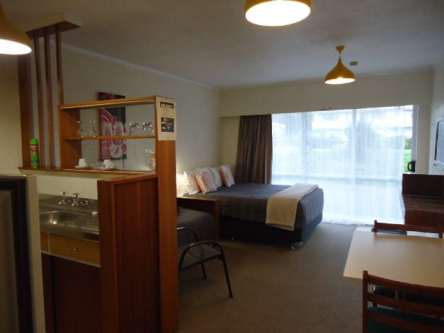 The Racecourse Motel主图