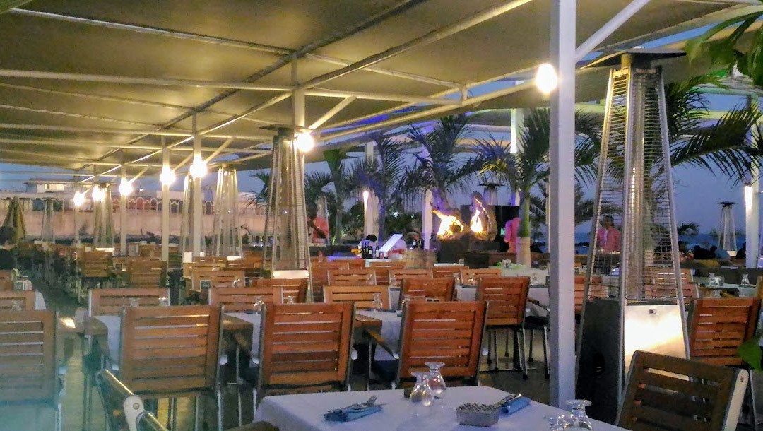 泰鲁碧酒店主图
