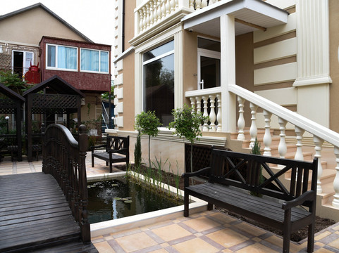 Rest Royally Hotel主图