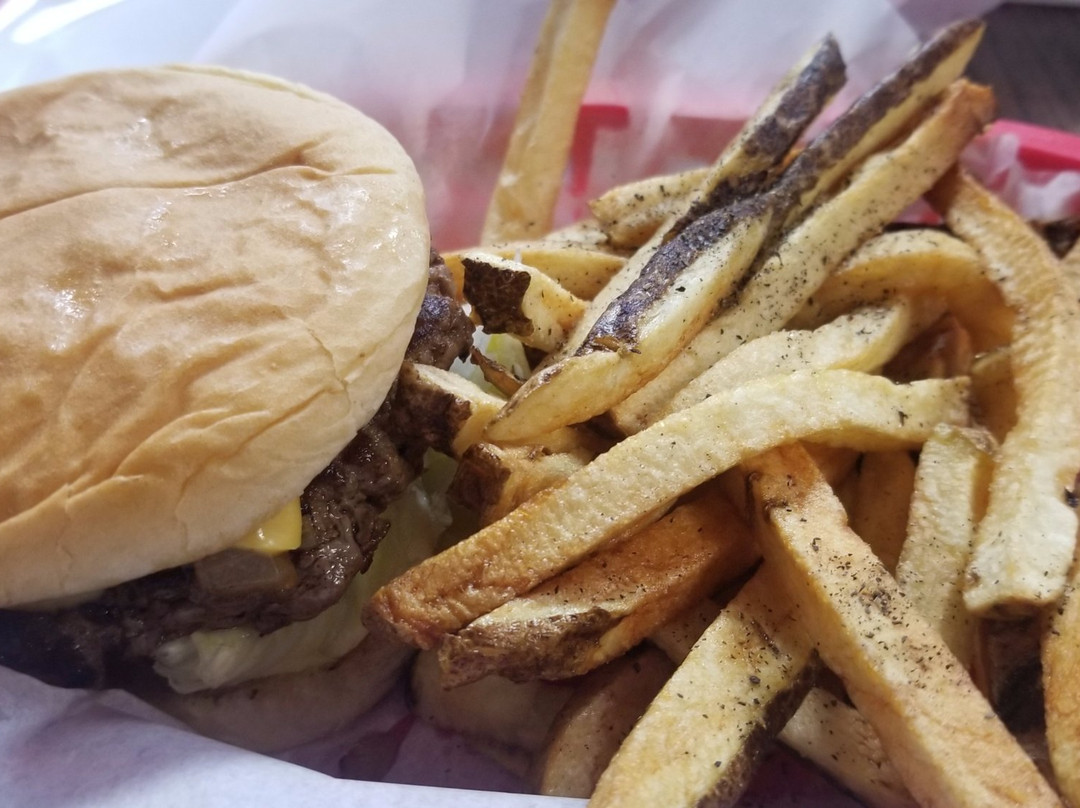 Countyline餐馆和美食-Badger Den