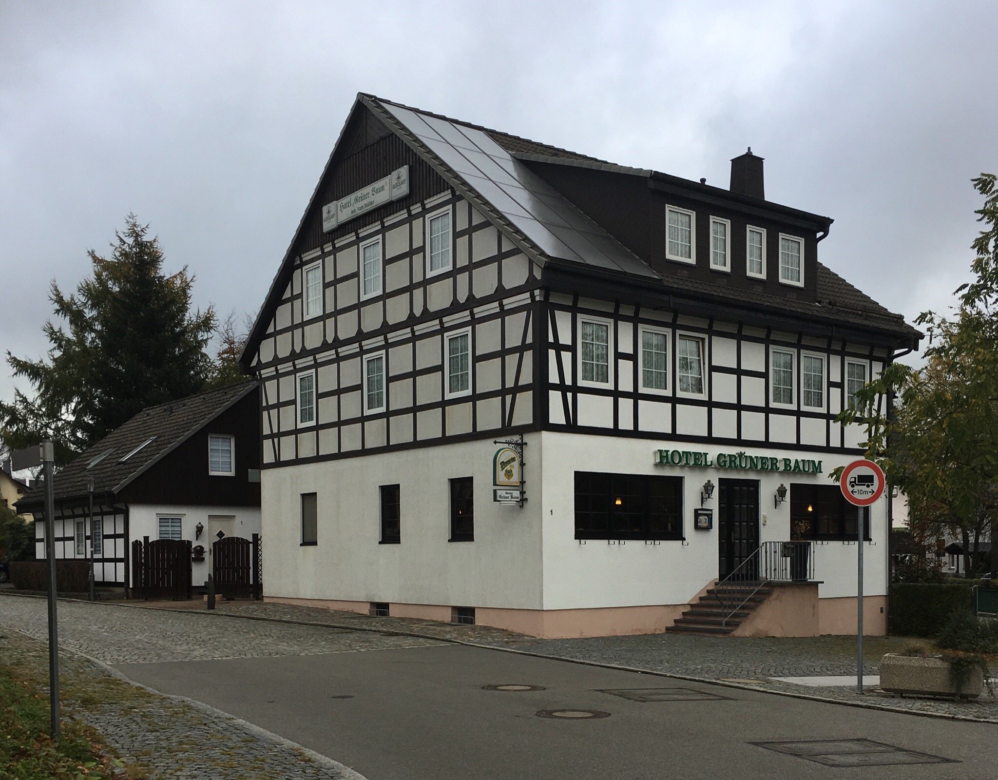 Hotel Gruener Baum-官方