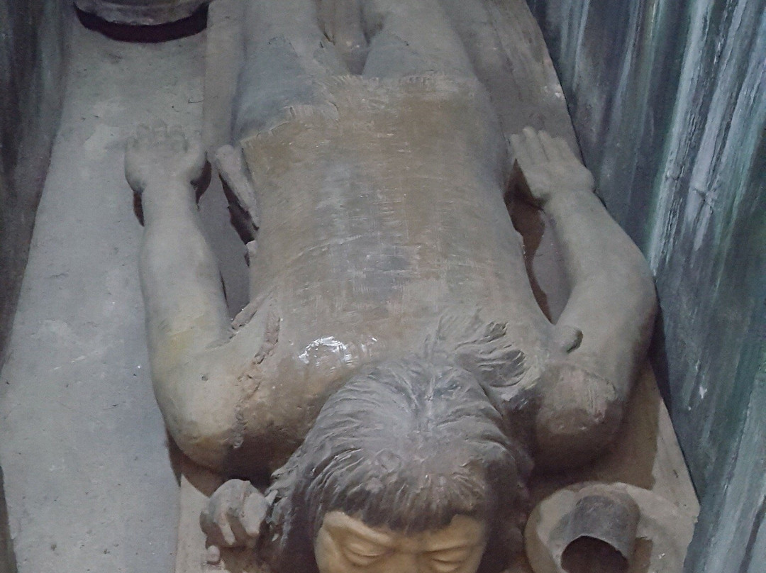 Historial Monument Chin Ham-顺化必去景点