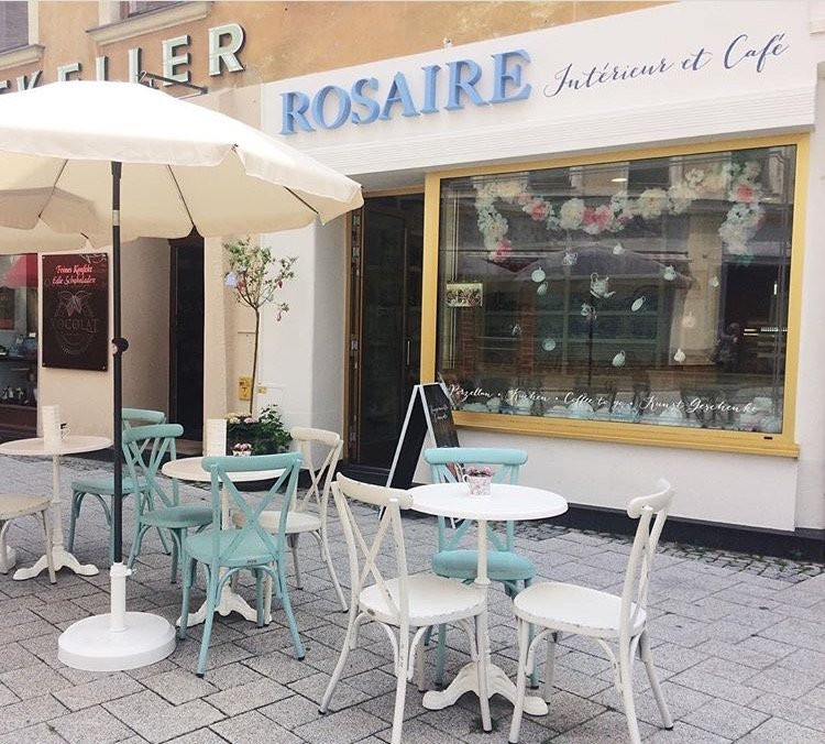 Rosaire Interieur et Cafe