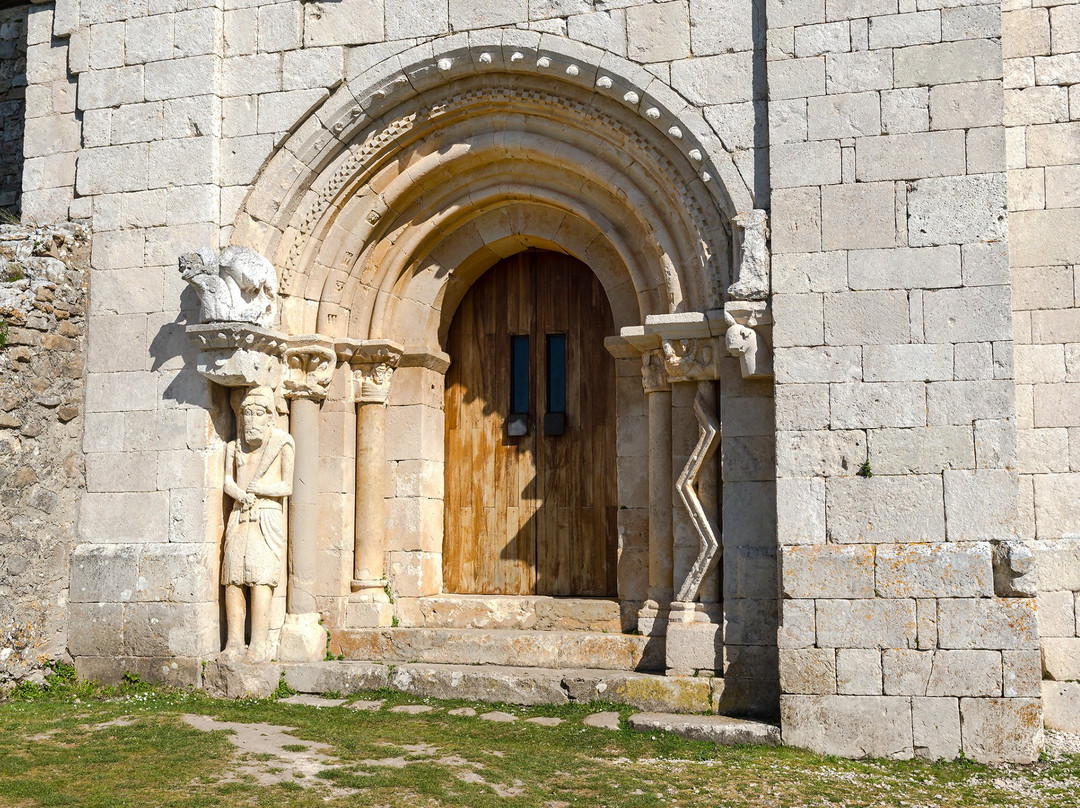 Ermita de San Pantaleon de Losa景点图片