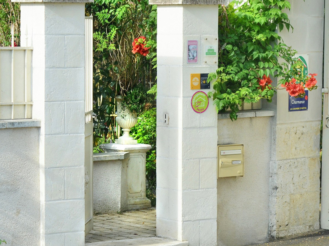 Chabris酒店住宿-Gîtes de charme Courjumelle