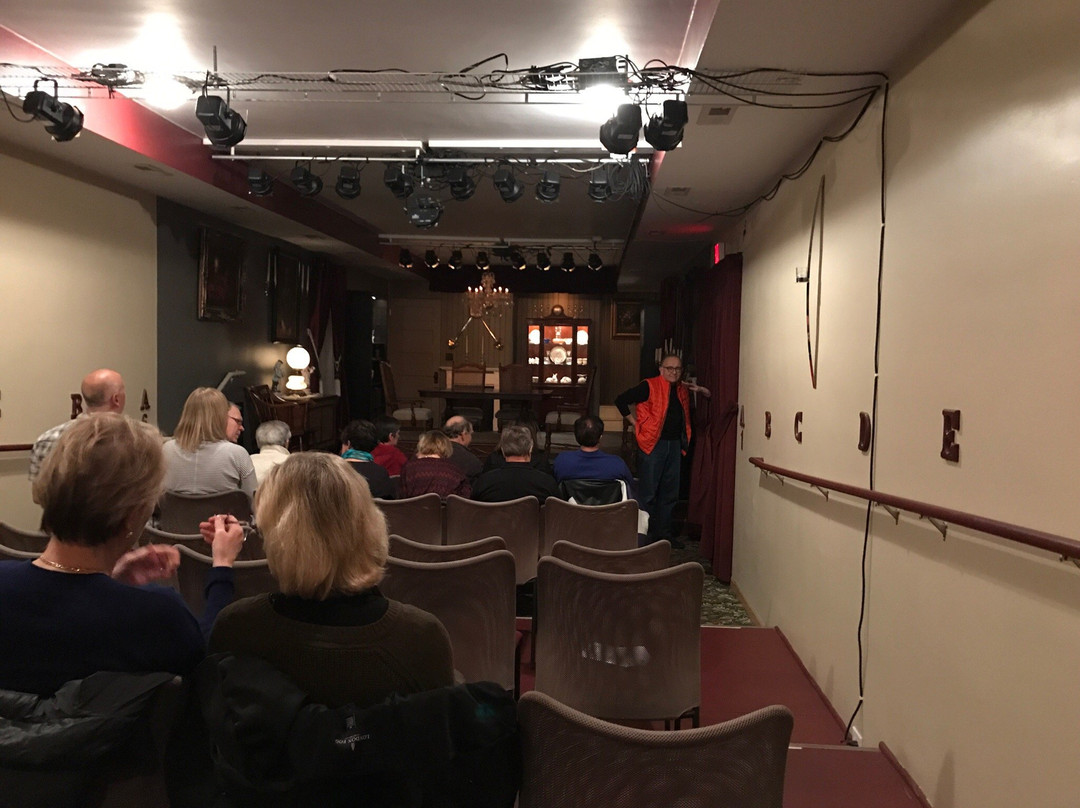 Oil Lamp Theater-格伦维尤必去景点