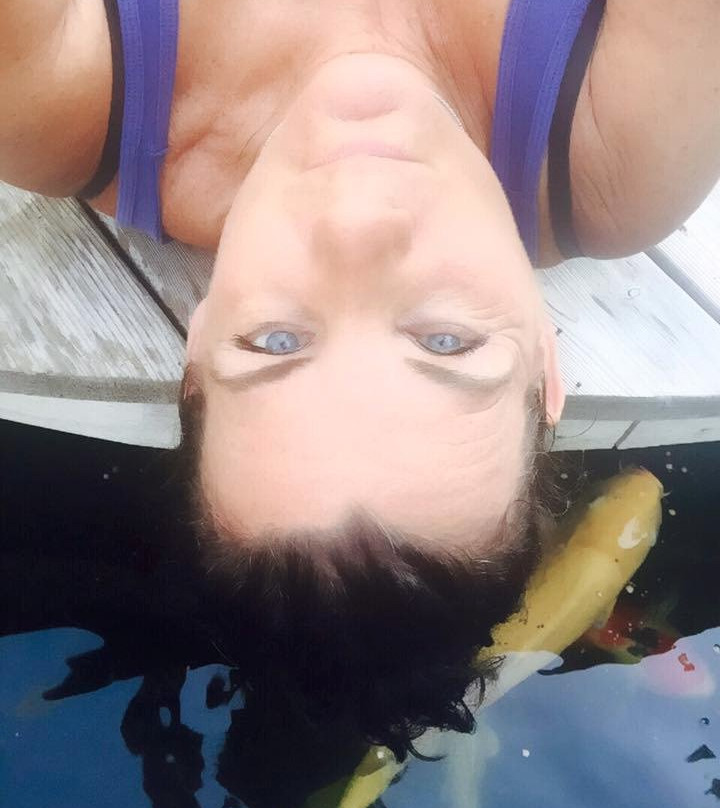 The Koi Whisperer Sanctuary & Japanese Gardens-圣查尔斯必去景点