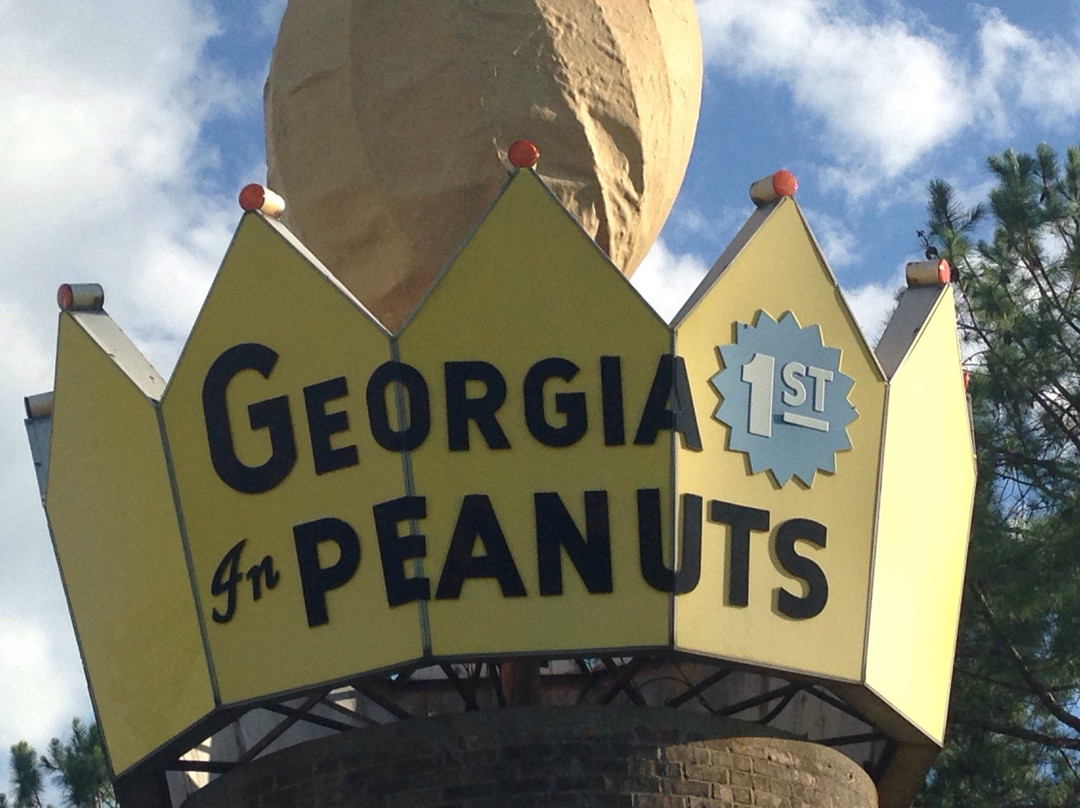 World's Largest Peanut景点图片