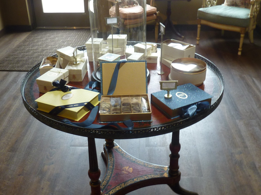 Madame Delluc-Oakwood Village必去景点