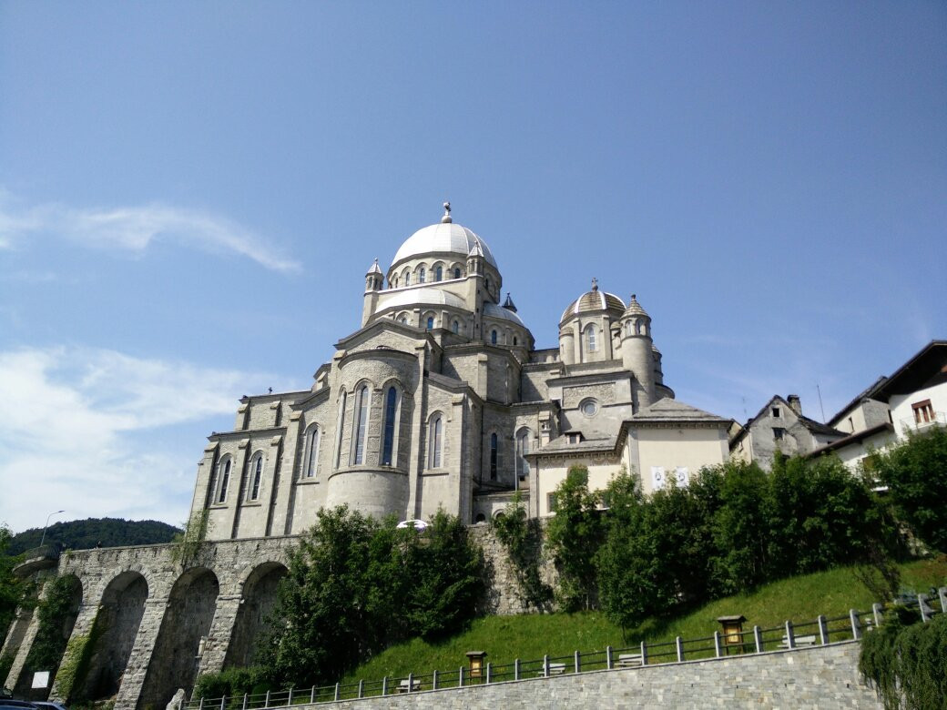 Santuario di Re Madonna del Sangue景点图片