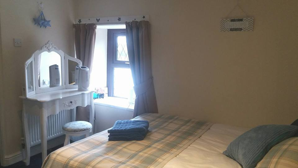 Cold Ashton酒店住宿-Swan Cottage B&B