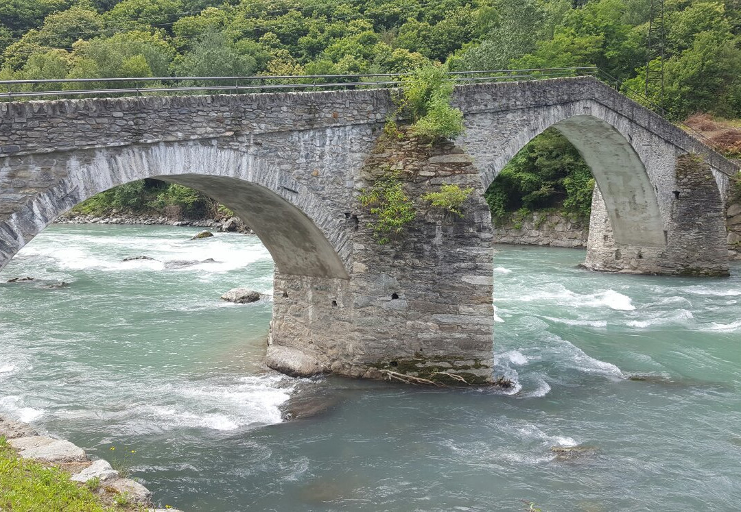 Ponte di Echallod景点图片