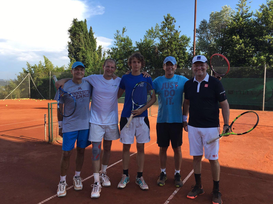 Tennis Club Hari-波多若斯必去景点