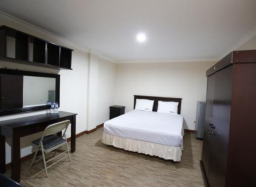 Pisangan酒店住宿-RedDoorz @ Lebak Bulus Raya 2