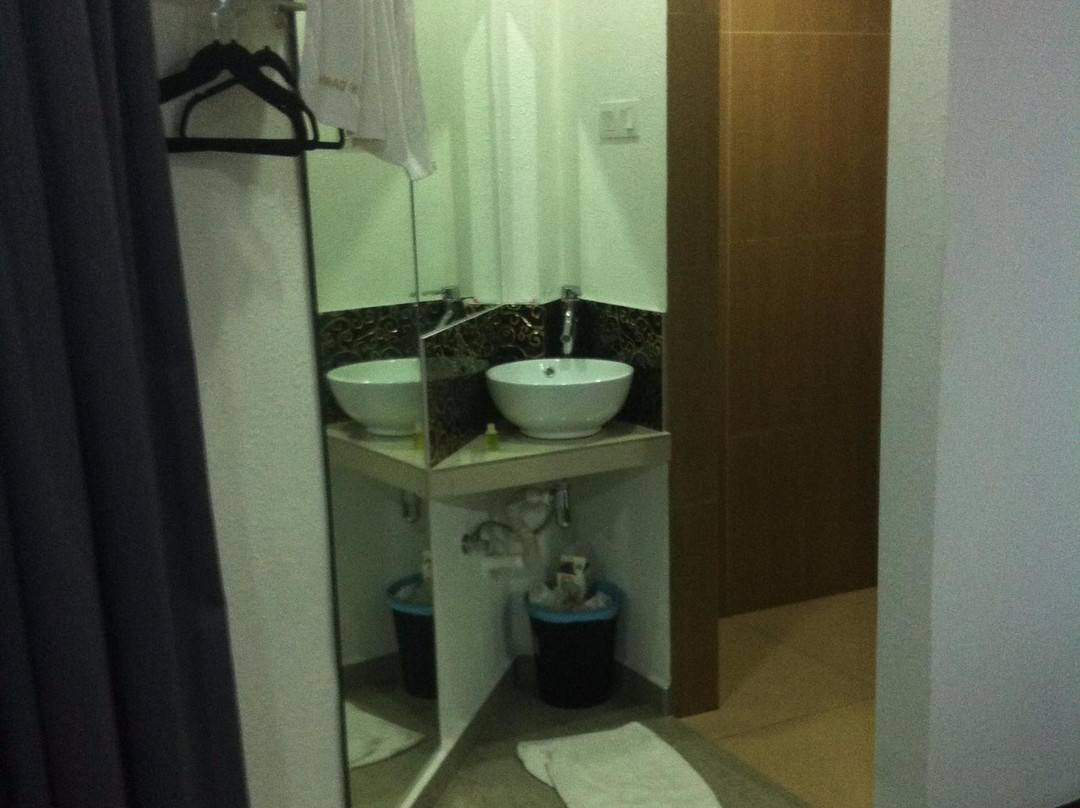 New Dawn Hotel主图