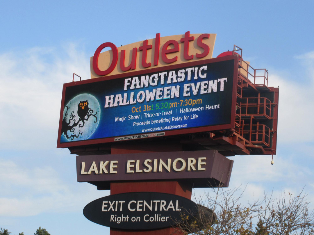 Outlets at Lake Elsinore-埃尔西诺湖必去景点