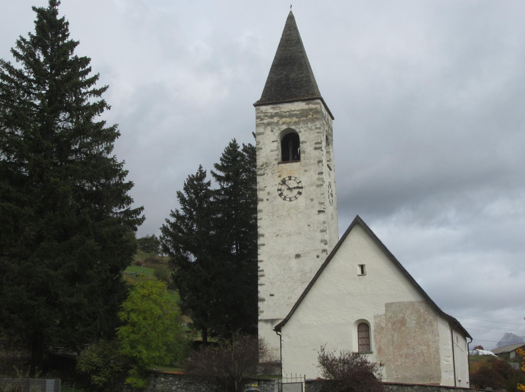 Kirche San Güerg Lavin-Lavin必去景点