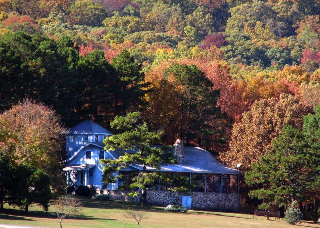 Mulberry Mountain Lodge, Cabins & Campground