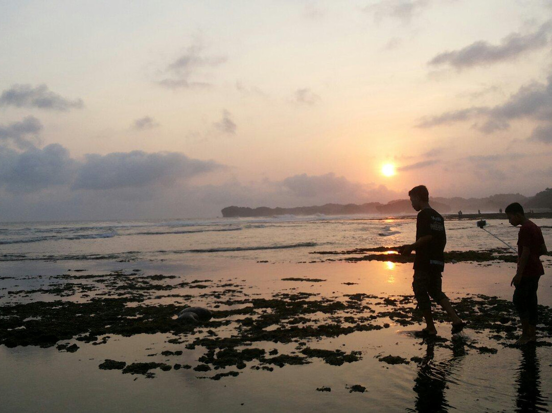 Indrayanti Beach-基杜尔山必去景点
