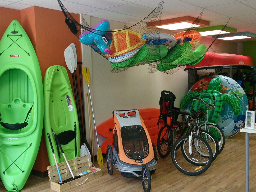 Far Out Gear Rentals-Radium Hot Springs必去景点