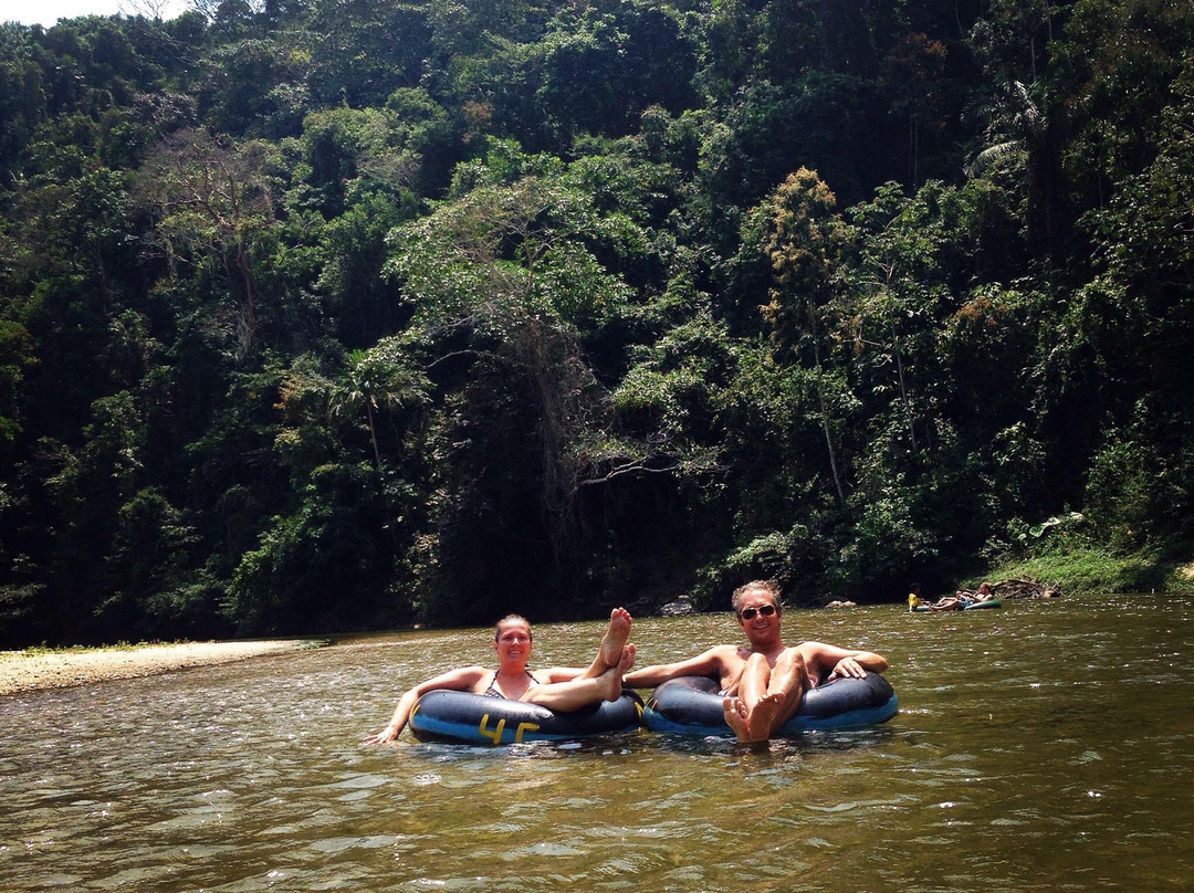 Tubing in Palomino River-帕洛米诺必去景点