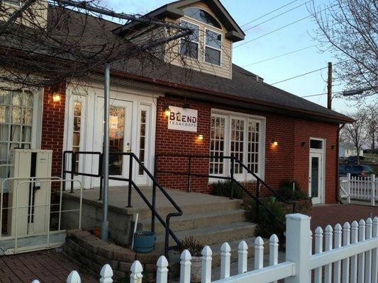 Blend Tea and Crepe Lounge