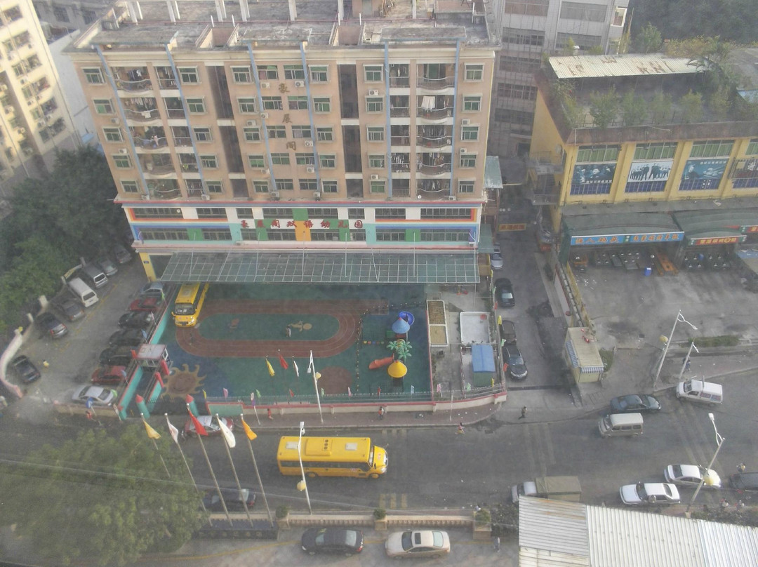 世纪皇廷酒店主图