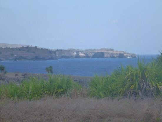 Blue Lagoon Cliff Jump-努沙切宁安岛必去景点