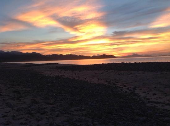 Dinadiawan Beach-Dipaculao必去景点