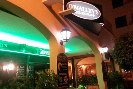 O'Malley's Irish Pub-阿尔库迪亚港必去景点
