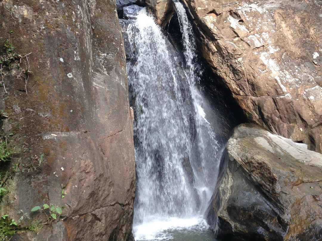 Andorinhas Waterfall-欧鲁普雷图必去景点