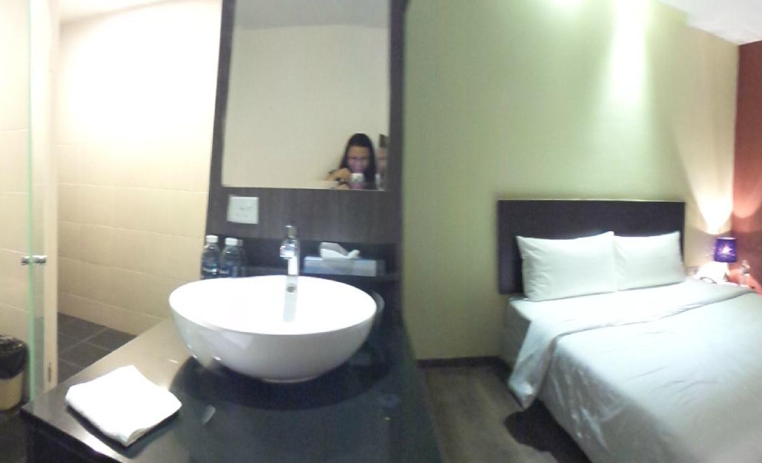 酷庆商务休闲酒店主图