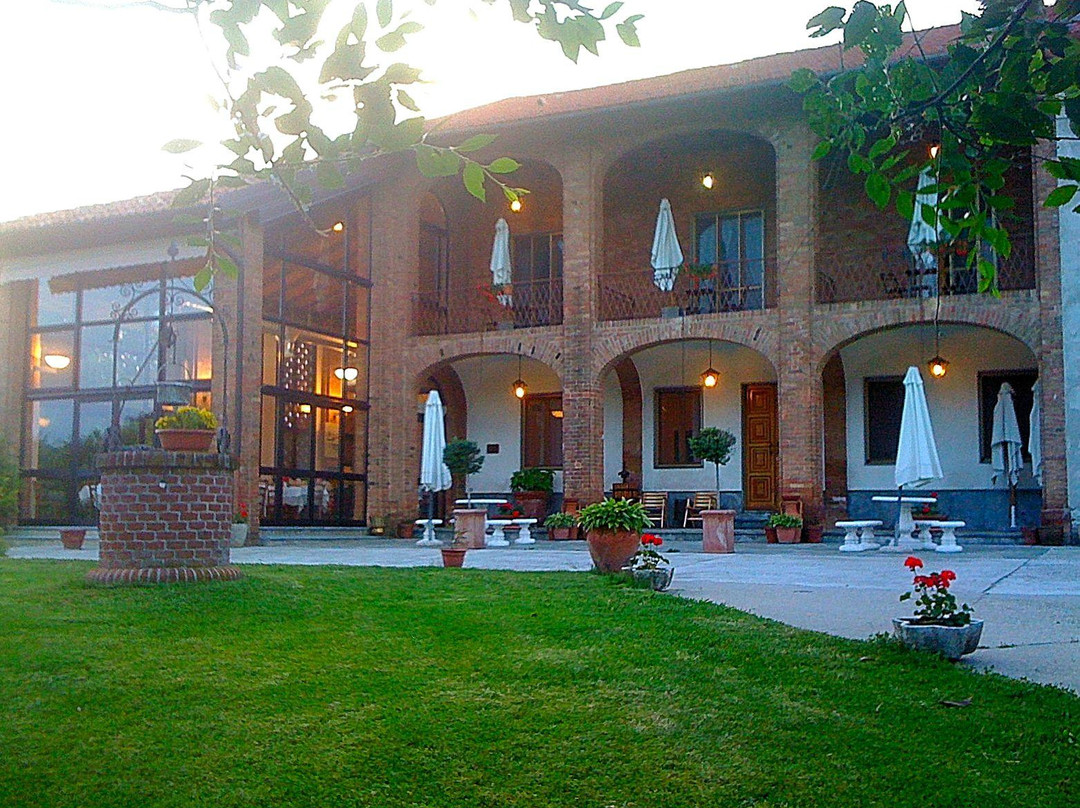 TENUTA MONVILLONE 乡村别墅和餐厅