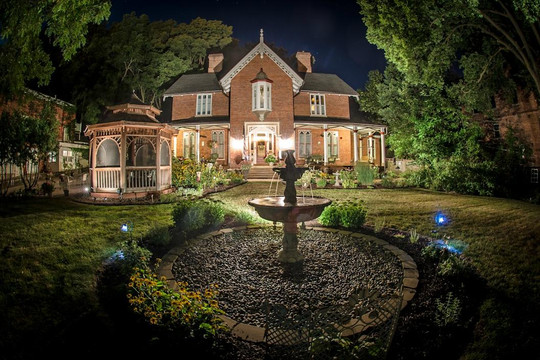 The Steamboat House主图