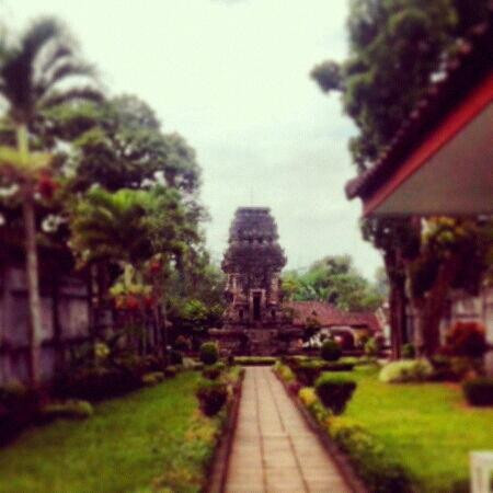 Candi Kidal景点图片