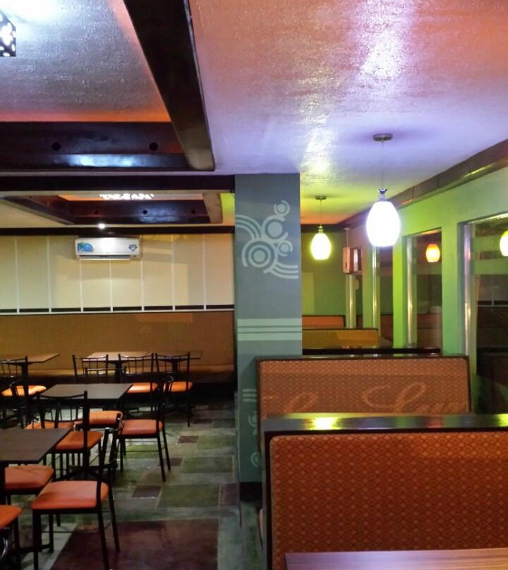 Tuguegarao City餐馆和美食-La Luna Grill