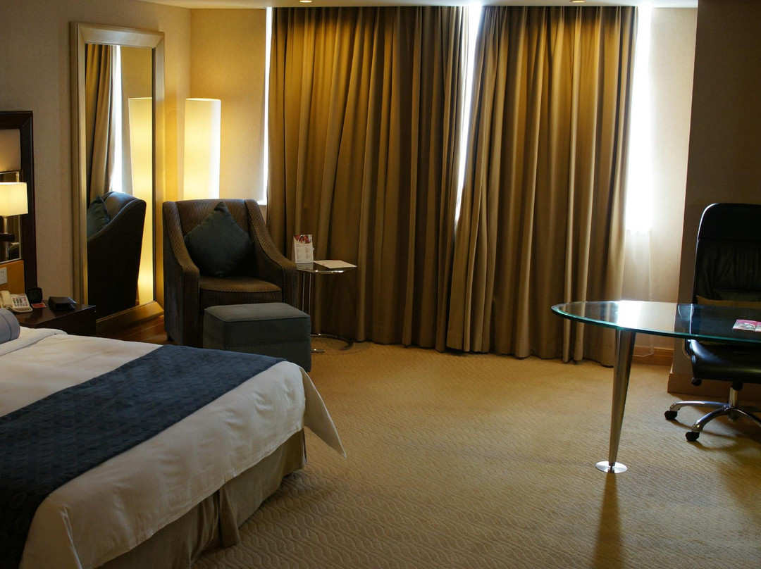 上海复旦皇冠假日酒店主图