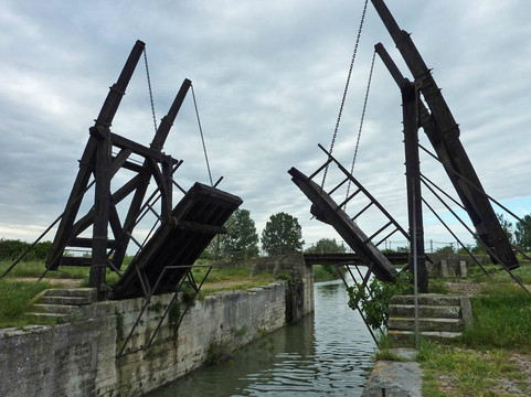 Pont Van-Gogh (Pont de Langlois)-阿尔勒必去景点