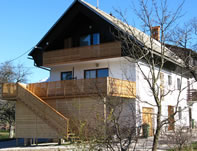 Mejnik House-官方