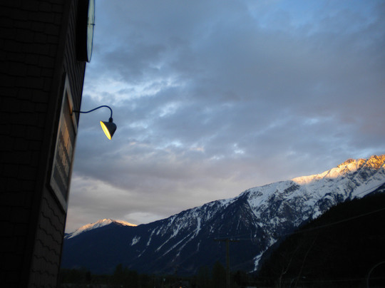 Pemberton Gateway Village Suites Hotel主图