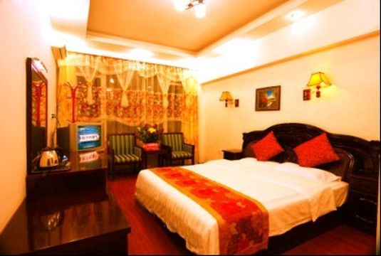 峨眉山蜀乡酒店主图