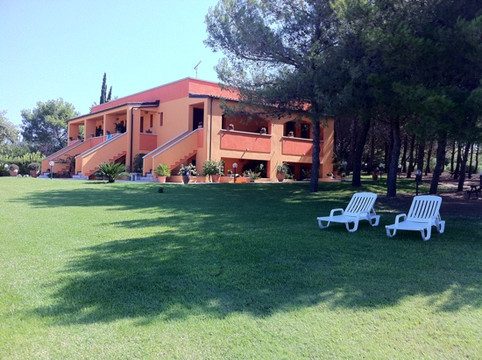 Alimini酒店住宿-Sole del Mediterraneo