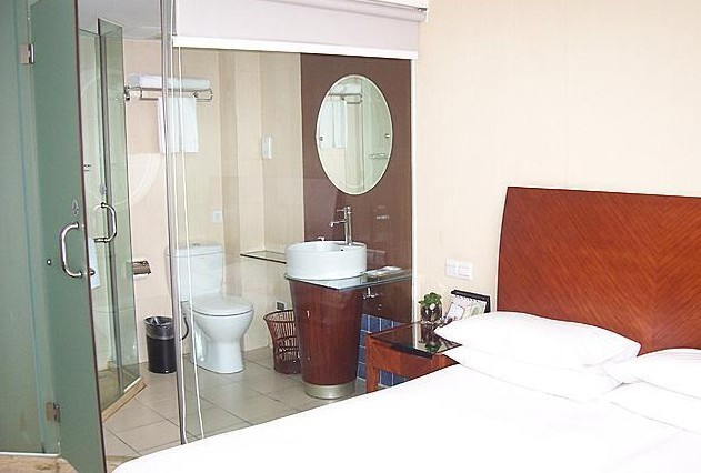 君亭湖滨酒店主图