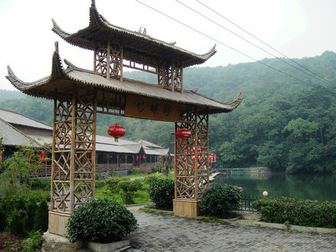 琅琊山荣逸山水酒店主图