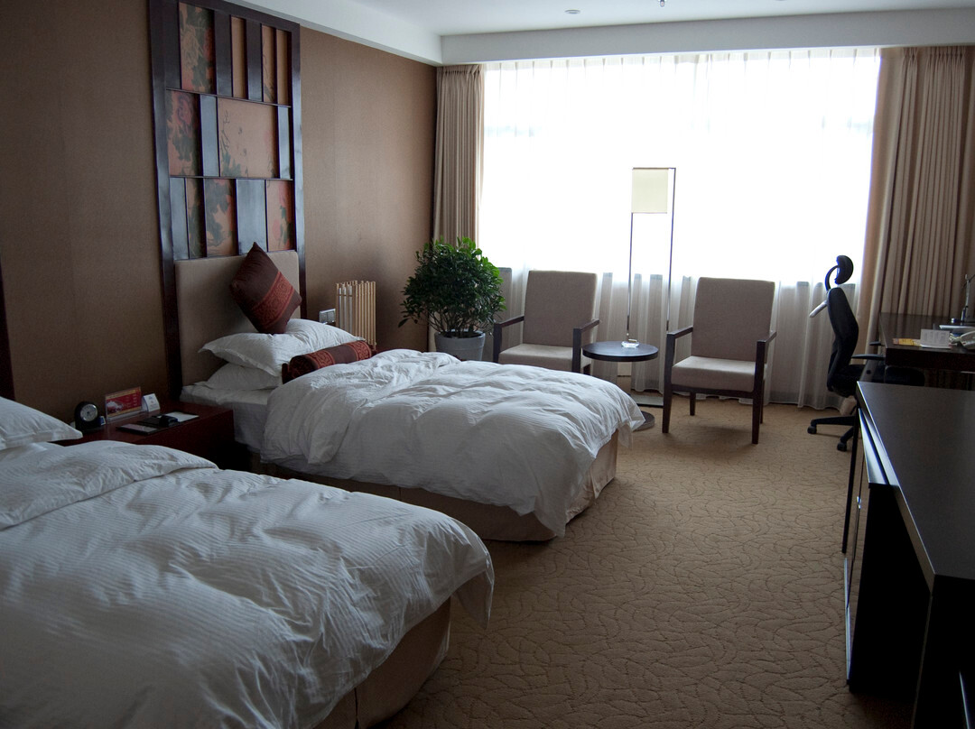 东仕戴斯大酒店主图