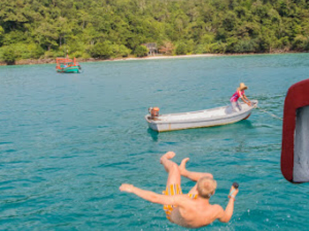 The Islander Boat Tour景点图片