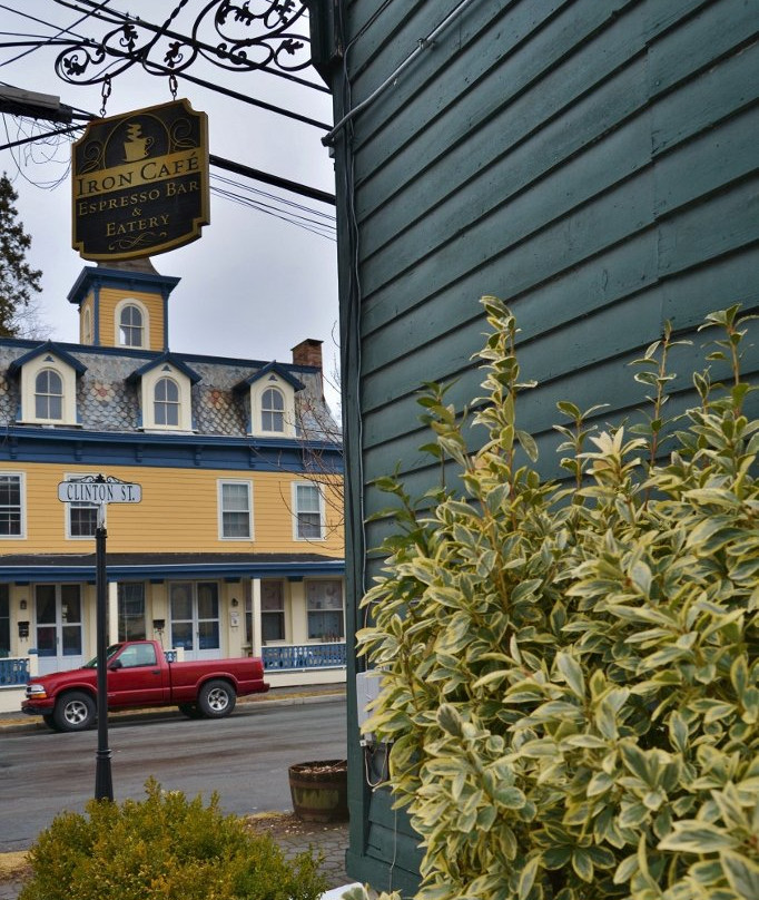 Montgomery餐馆和美食-Iron Cafe