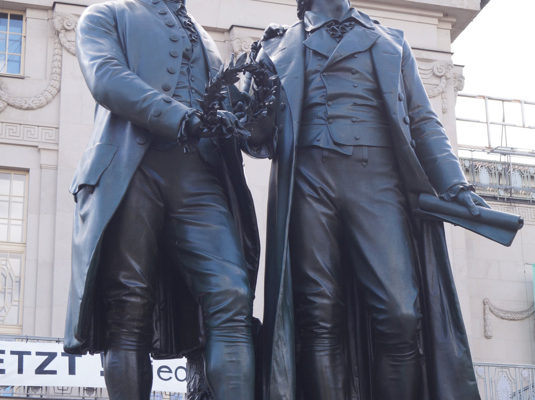 Goethe Schiller Denkmal-魏玛必去景点