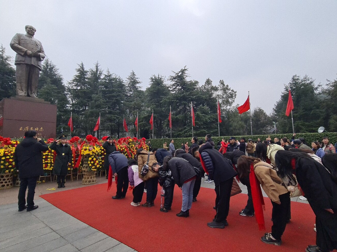 毛泽东铜像广场-韶山市必去景点